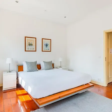 아파트 3br @ Almirante Reis *