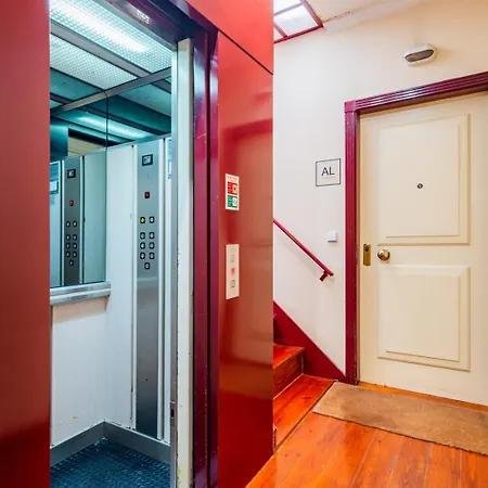 Almirante With 3 Bedrooms شقة *